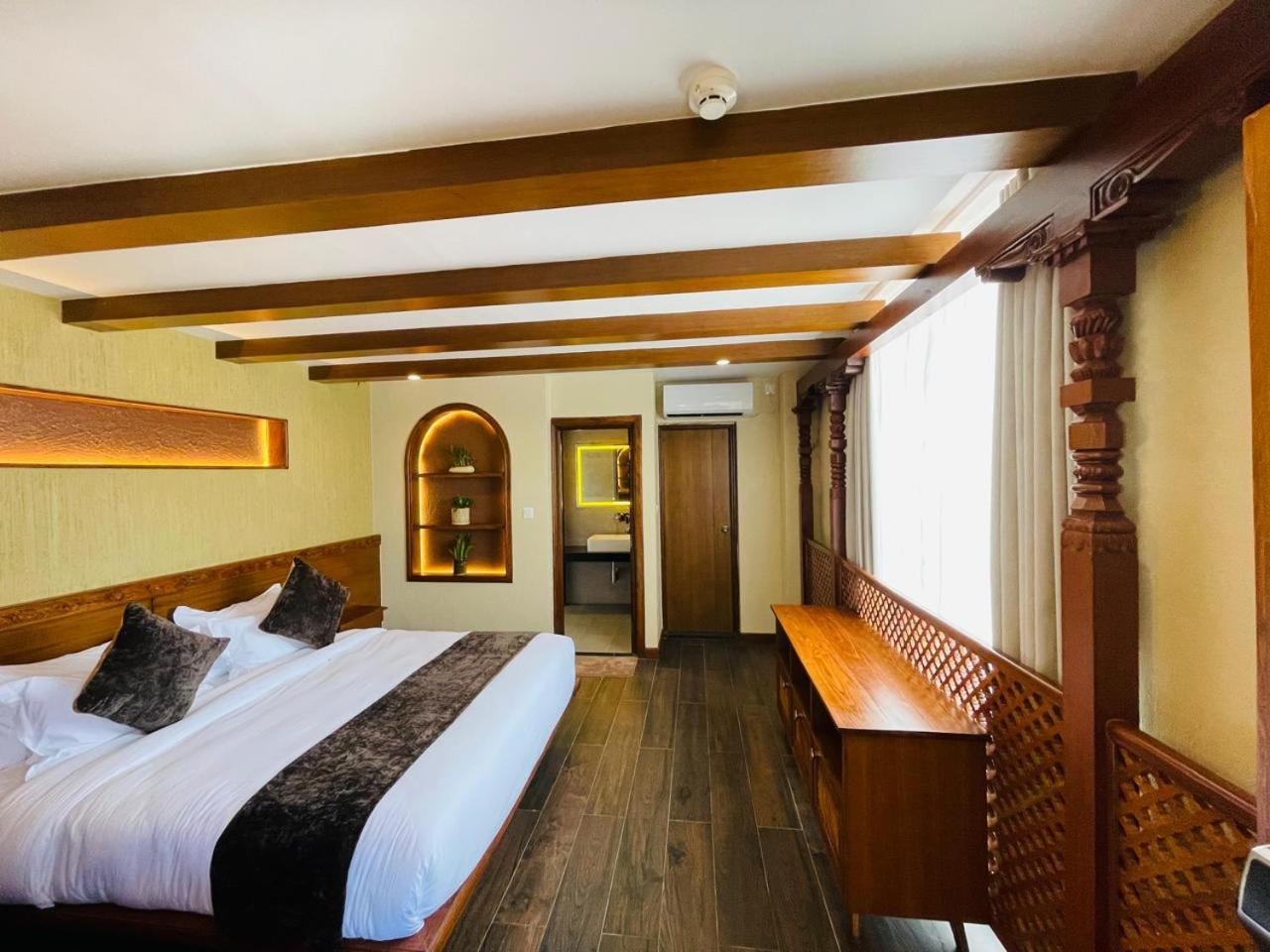 Timber House By Tara Group Hotel Catmandu Exterior foto